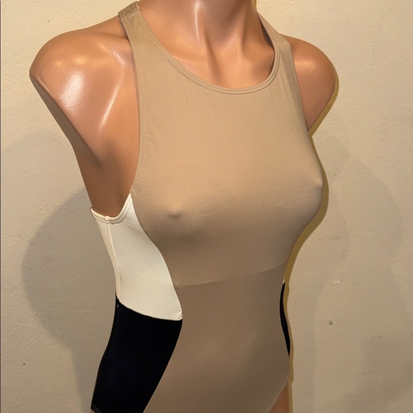 NWT DKNY one piece swimsuit high neck racer back zipper size 6 - Picture 3 of 4